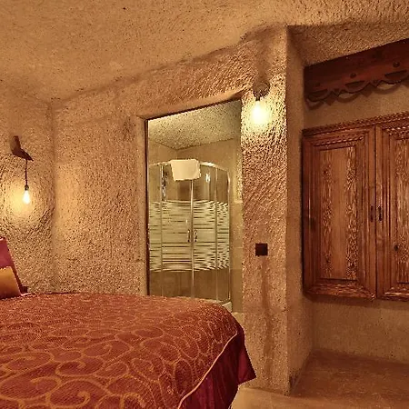 The Owl Cave 3* גורמה