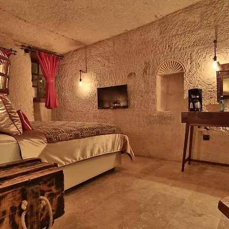 The Owl Cave 3* גורמה